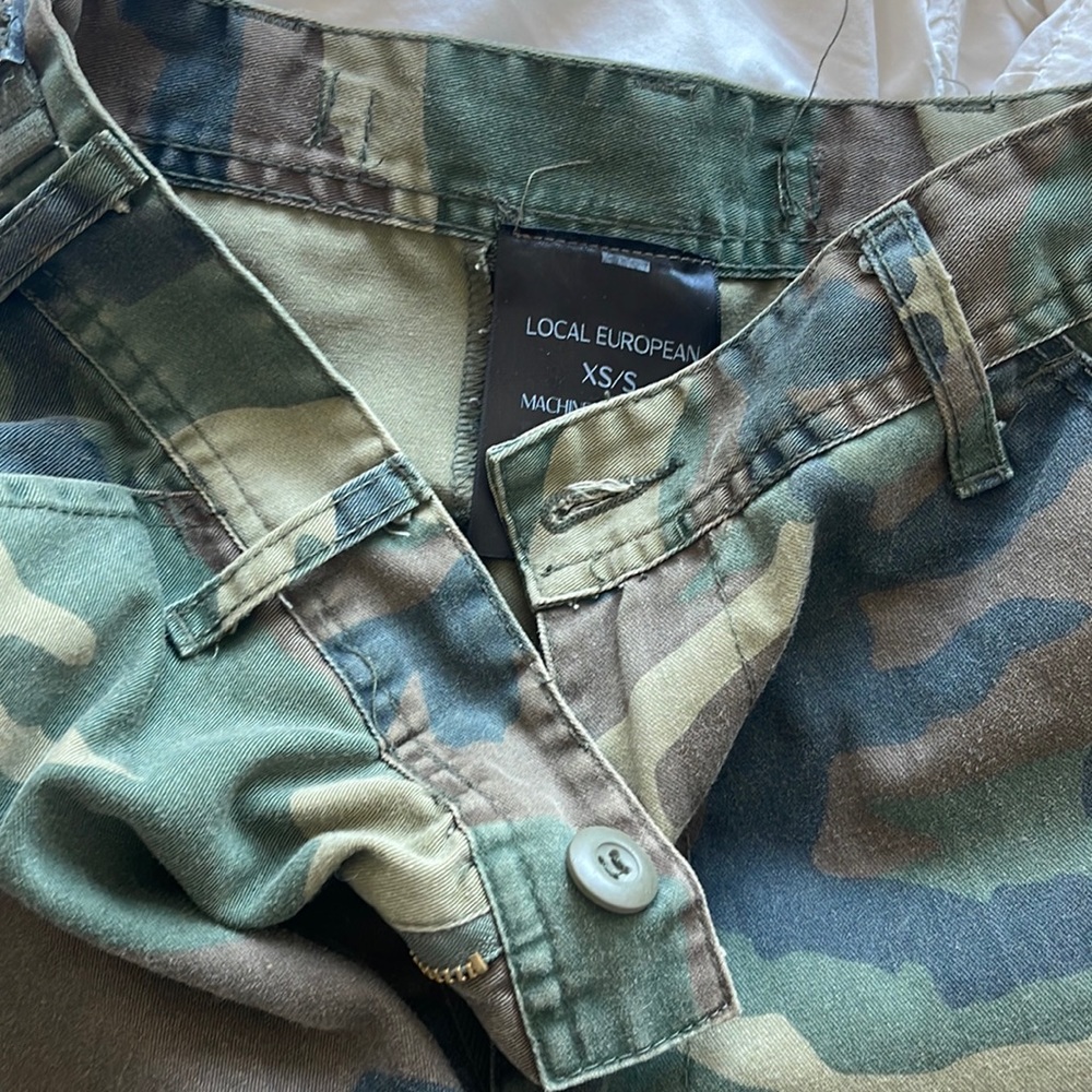 LOCAL EUROPEAN CARGO PANTS